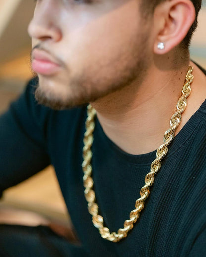 14k yellow gold chain on model