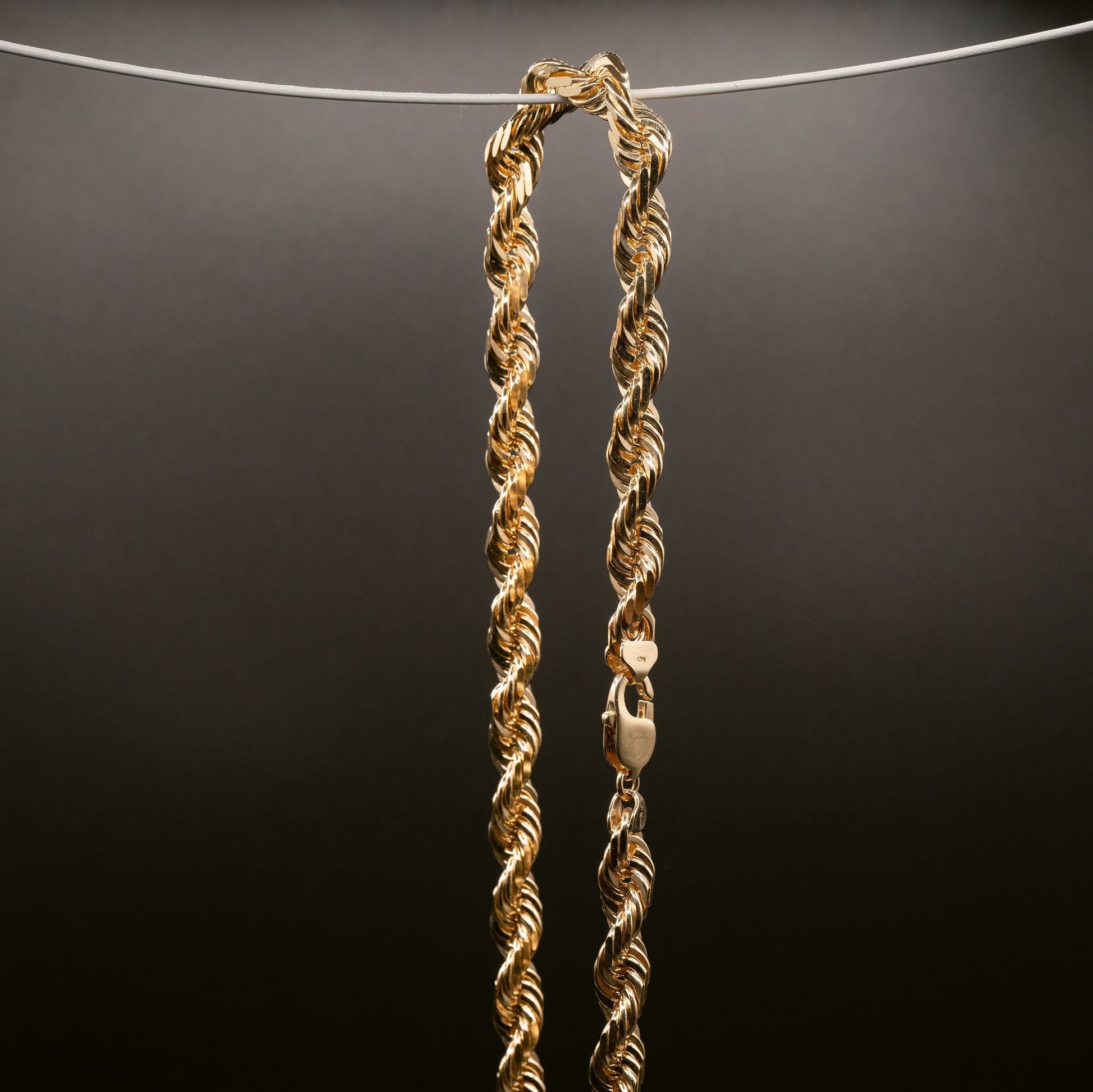 14k yellow gold rope chain closeup