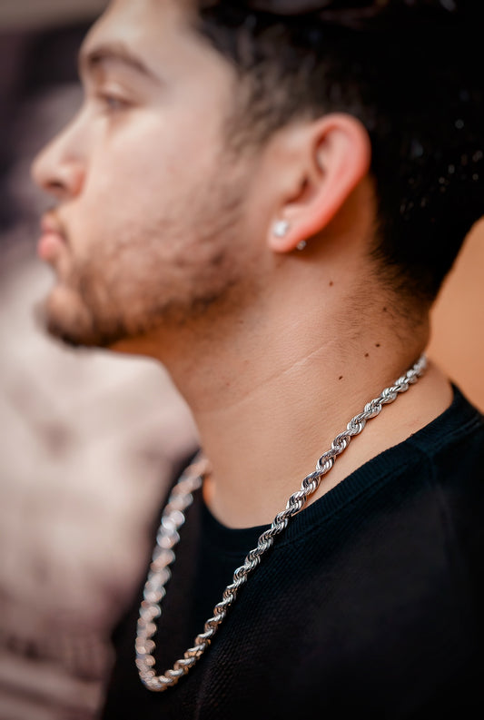 A Man Wearing White Solid Gold Rope Chain 34
