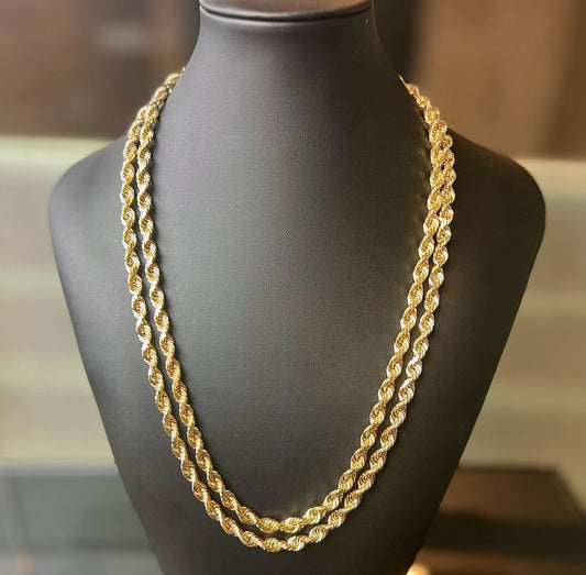 Layering Two Yellow Gold Rope Chains 10